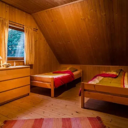 Lodge Obok Willi W Rozewiu *